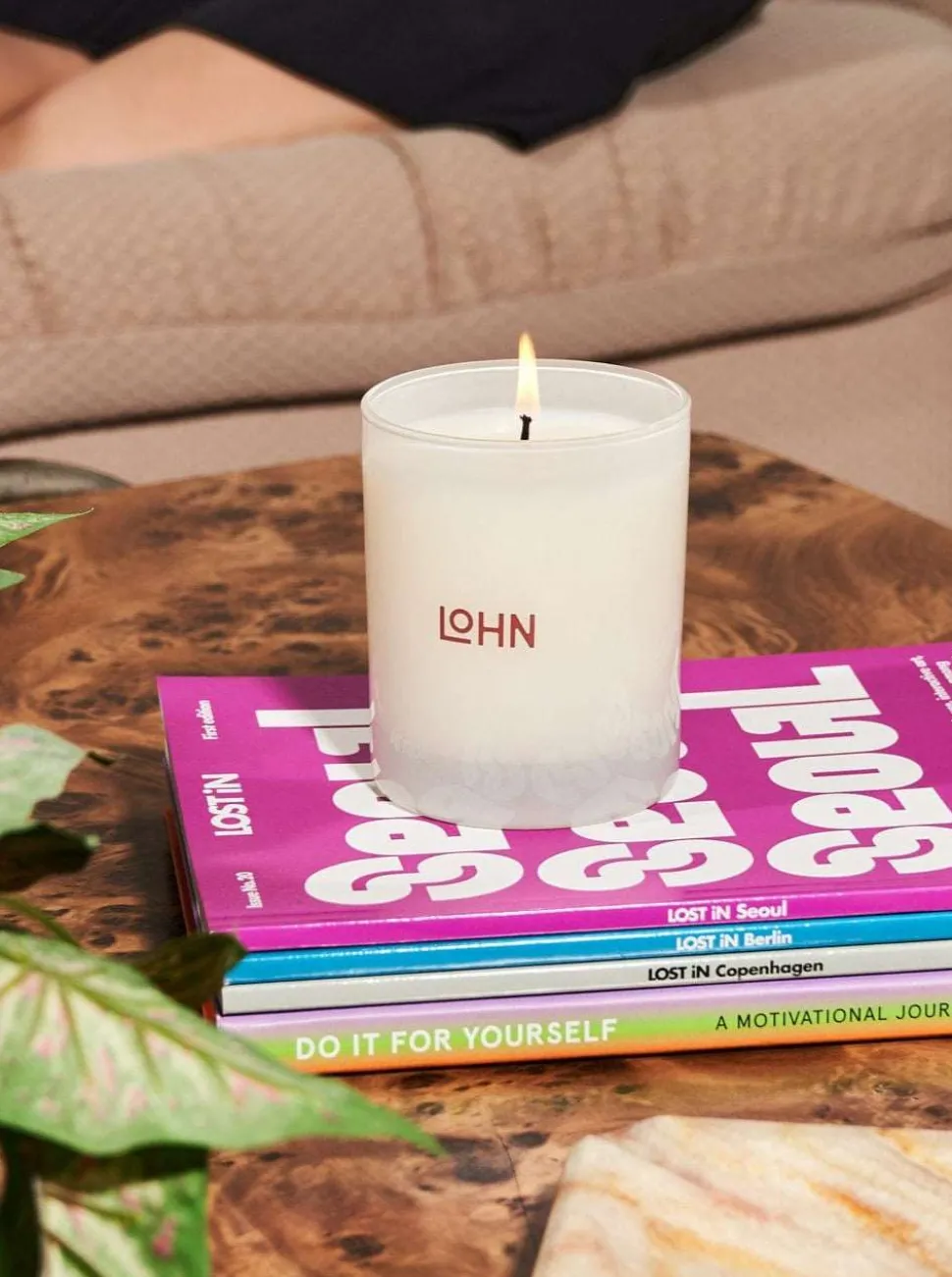 Candles + Mists + Incense | Candles + Room Mists^LOHN DANS LA PRAIRIE Off-Brain Candle - 220 ml